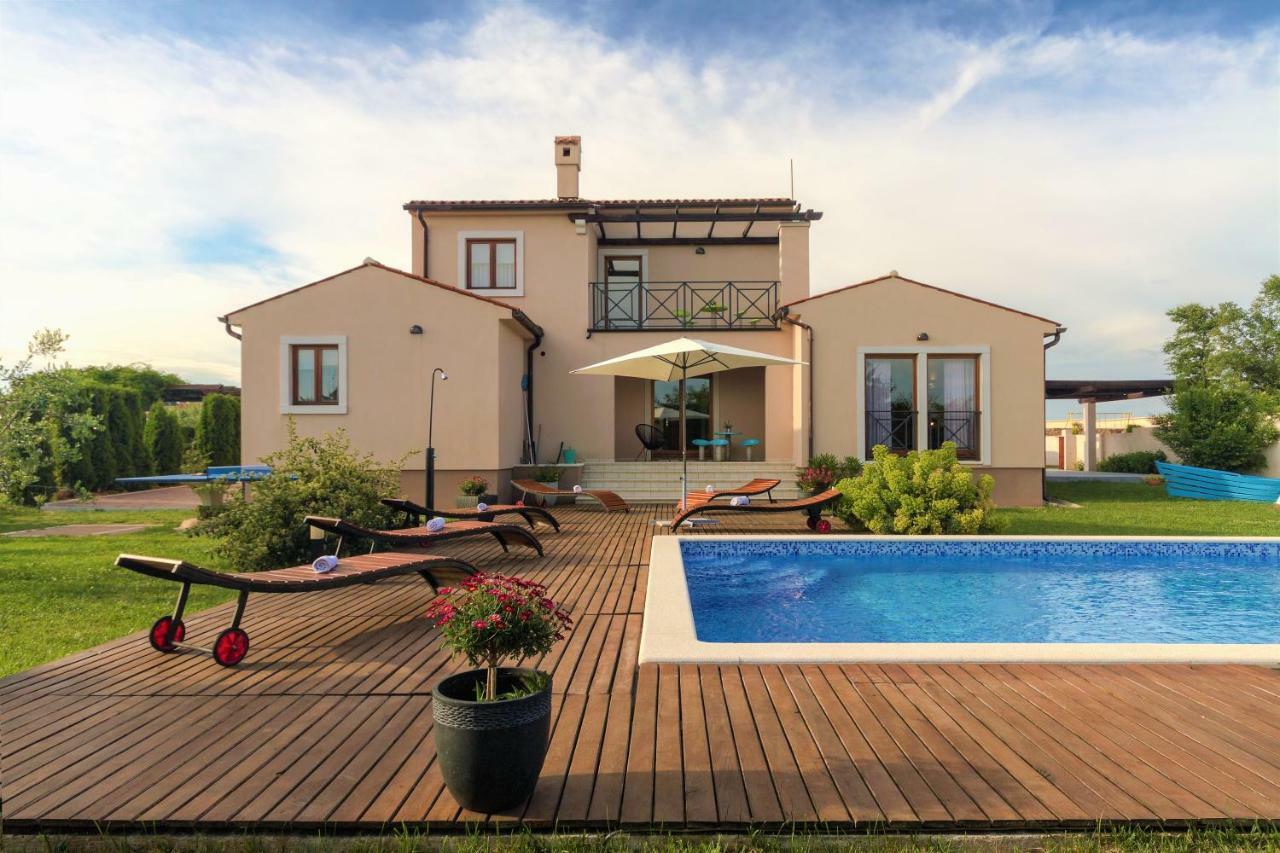 Villa Nana - Modern Villa With A Pool Surrounded By Nature, Istria-Pula Valtura Exterior photo